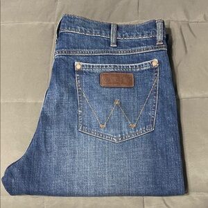 Wrangler Retro Relaxed Boot jeans. 36x32